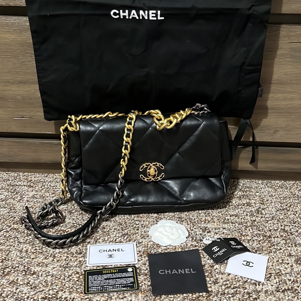 Crossbody Bag!!!!! Loved it, never used it once, just too big for my style